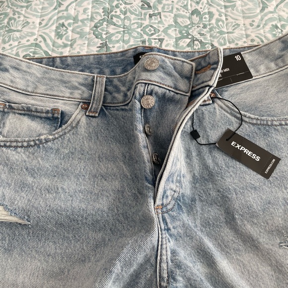 NWT Express Shorts size 10 - Picture 3 of 5